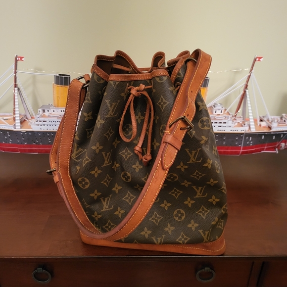 Louis vuitton Noe Shoulder bucket bag monogram. w/COA - Picture 1 of 16